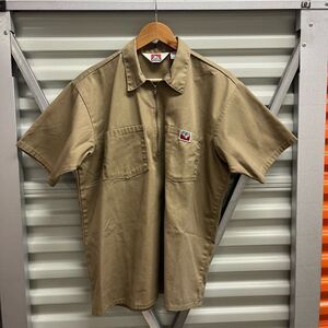 Unbranded Men's Tan Short-Sleeve Work Shirt with Chest Pockets